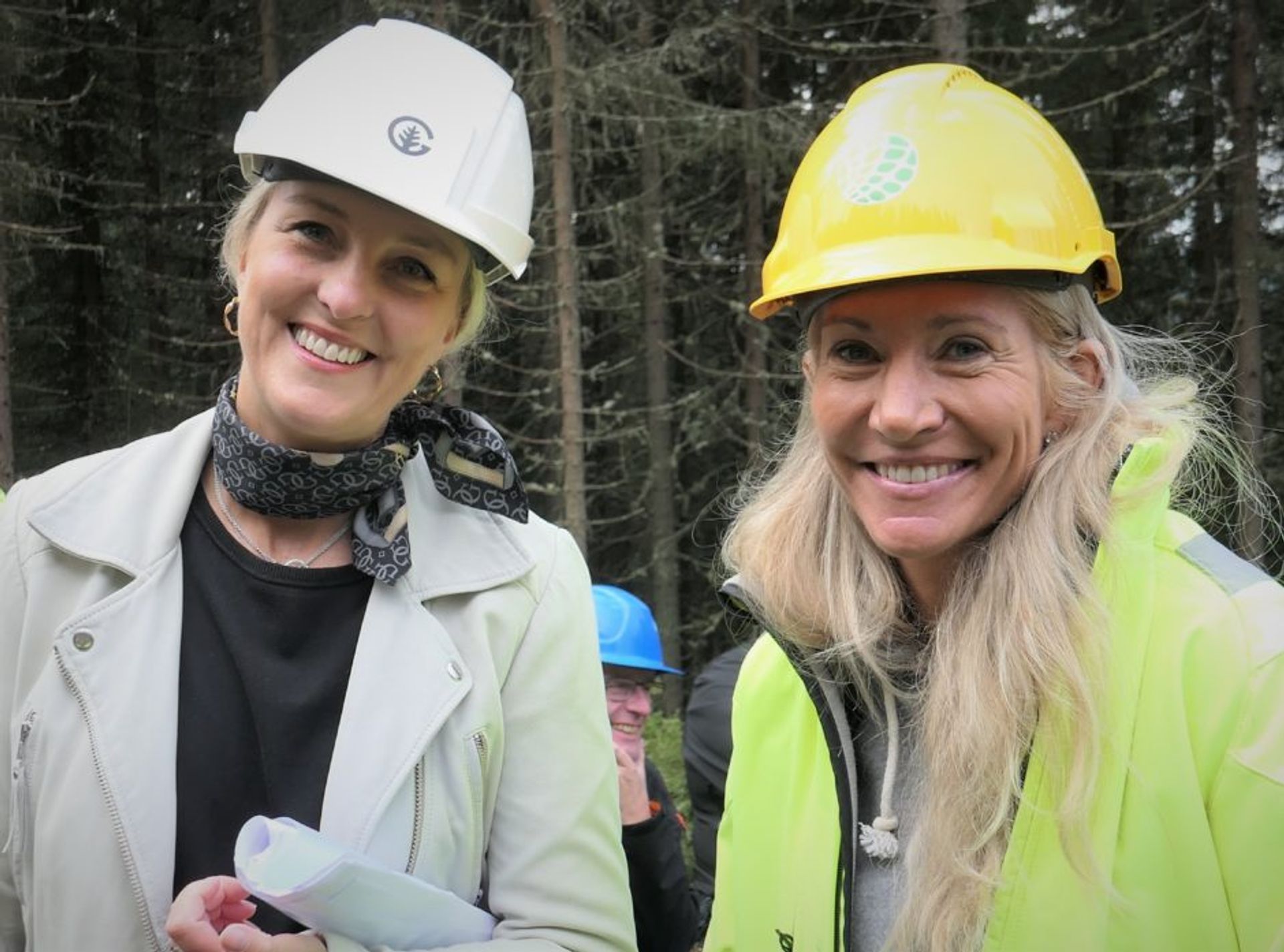 Til venstre: Stortingsrepresentant Torill Eidsheim (H) og administrerende direktør i Maskinentreprenørenes forbund, MEF, Julie Brodtkorb.Foto: Roar Ree Kirkevold