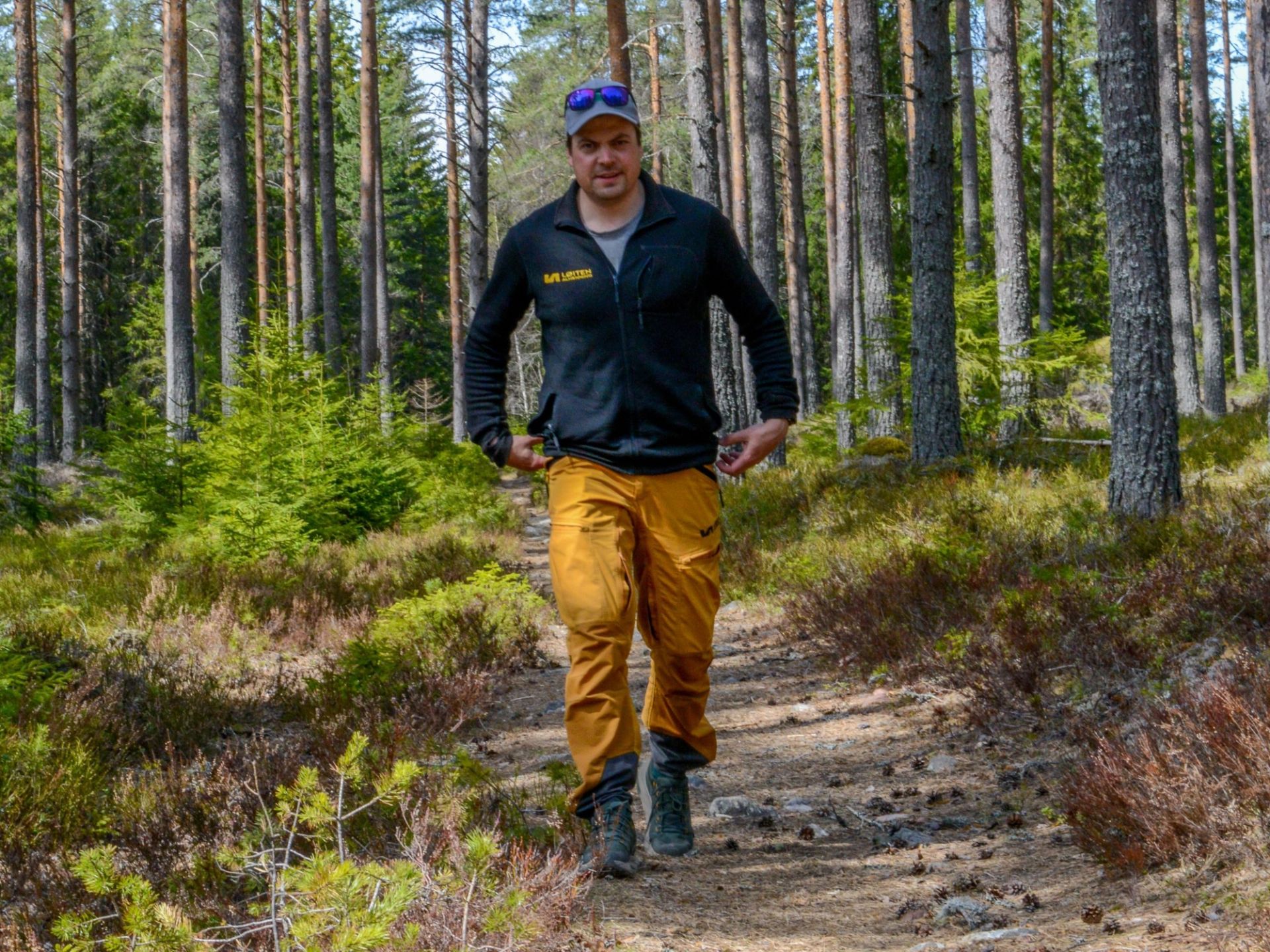 - Jeg er opptatt av at vi skal forvalte skogen på en bedre måte for etterkommerne våre enn det forfedrene gjorde for oss, sier Håvard Dufseth. Foto: Marius Lippestad.
