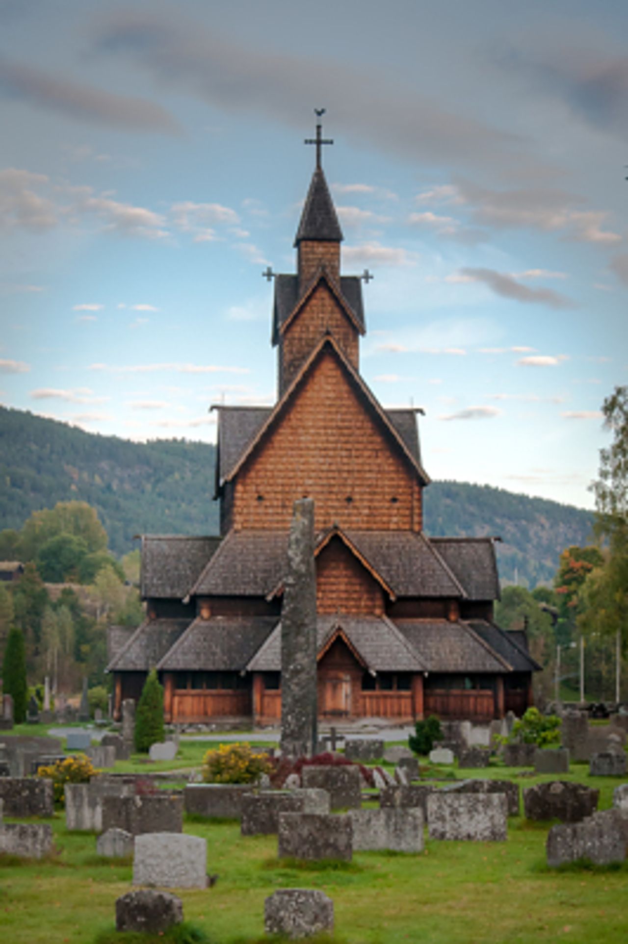 Deler av Heddal Stavkirke har fortsatt original malmfuru fra den gang kirken ble bygget på 1200-tallet.