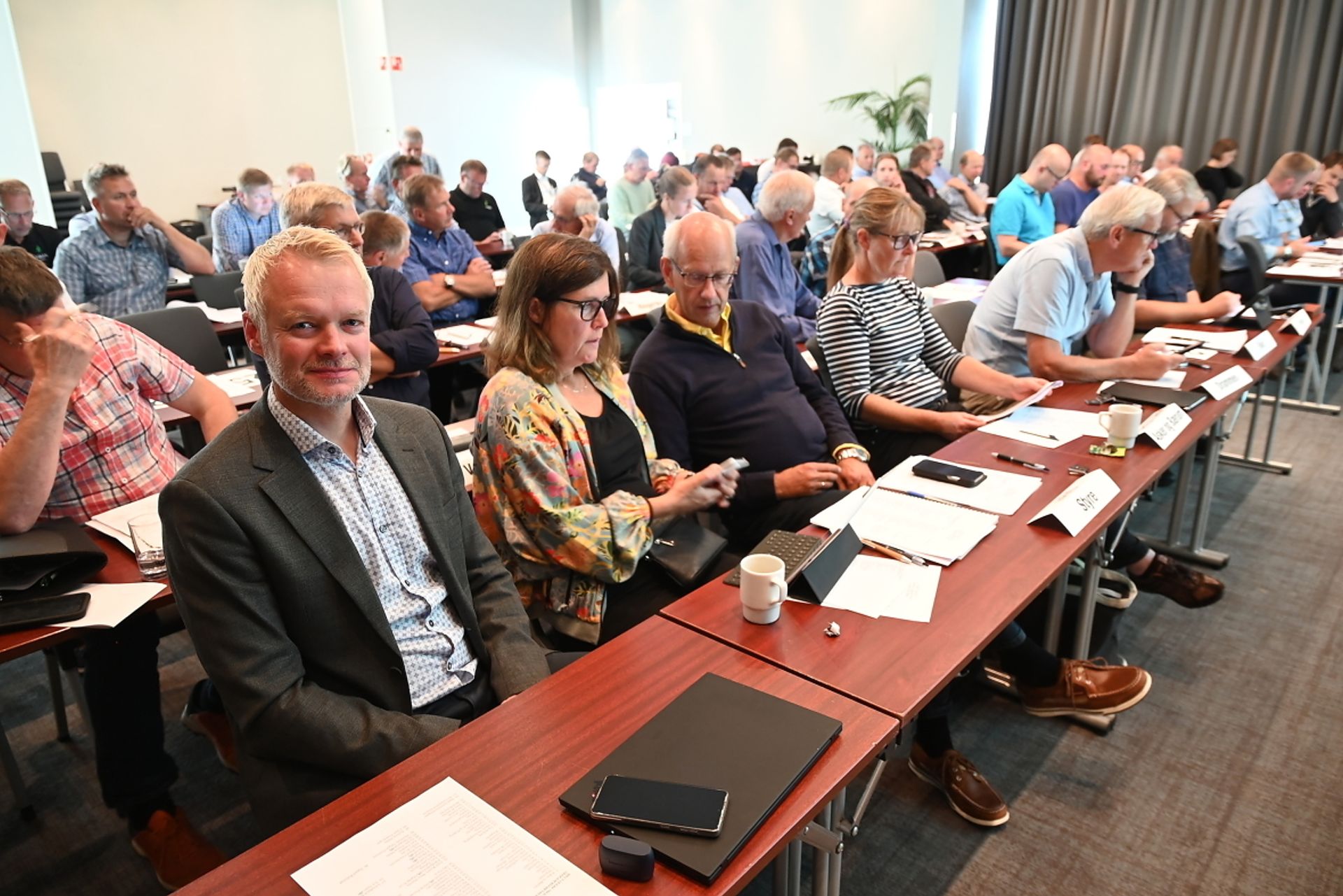 Nestleder i Viken Skogstyret, Erland Lundby fulgte det ekstraordinære årsmøtet sammen med styremedlem Astrid Lier Rømuld og styremedlem Lars Fredrik Stuve.