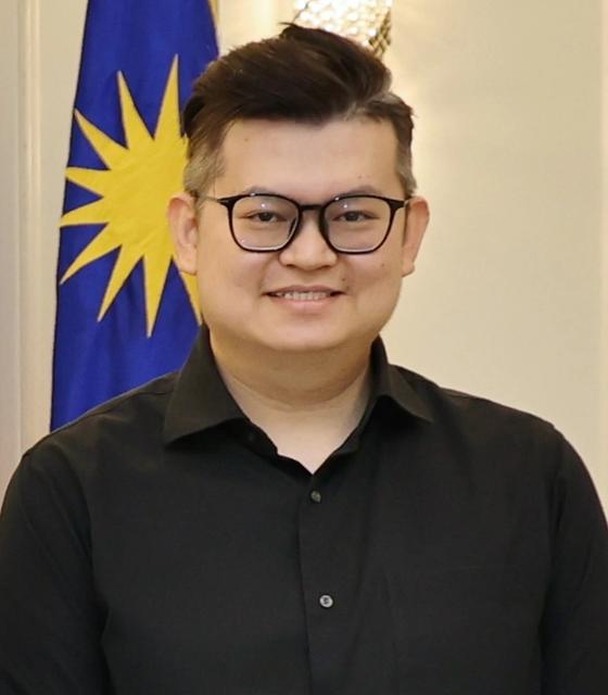 叶利文博士