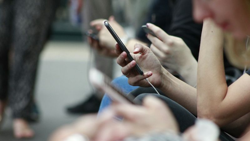 Bluesky vs X Number of Users in 2026: Registered vs Active Compared