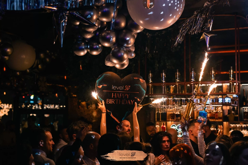 Level 27 rooftop nightclub gallery image 3