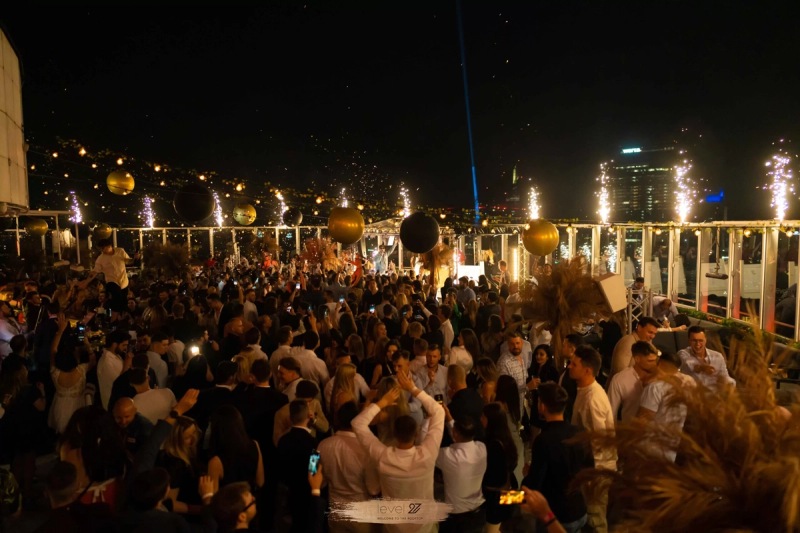 Level 27 rooftop nightclub gallery image 6