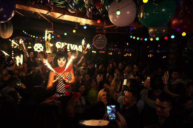 Level 27 rooftop nightclub gallery image 4