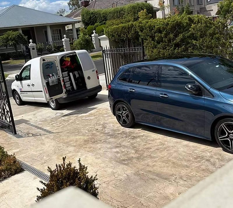 DetailSplash van at a customer's home