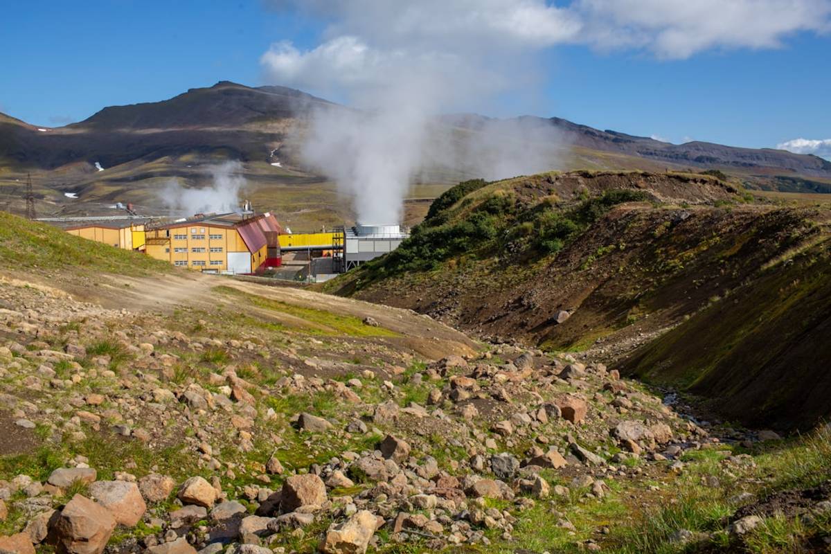 LinkedIn Ads for Geothermal Power Generation: A Comprehensive Setup Guide - Luna (ChatGPT)