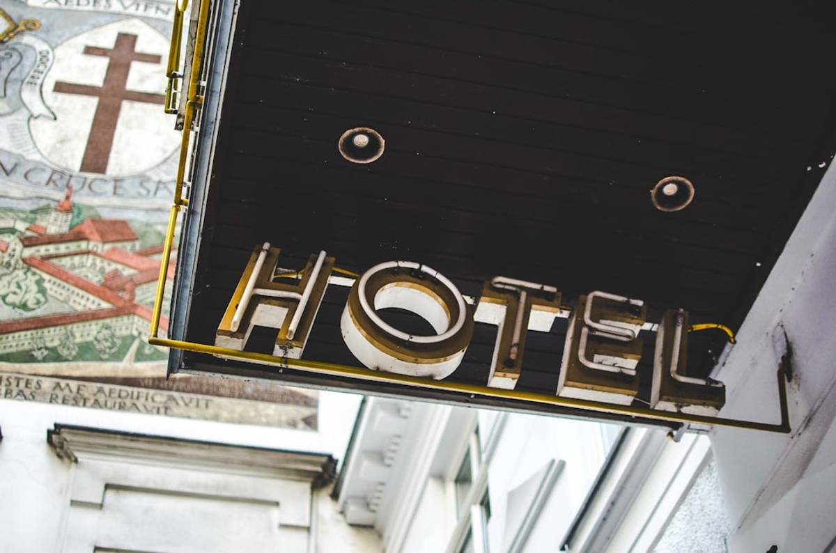 LinkedIn Ads for the Hospitality Industry: A Comprehensive Setup Guide