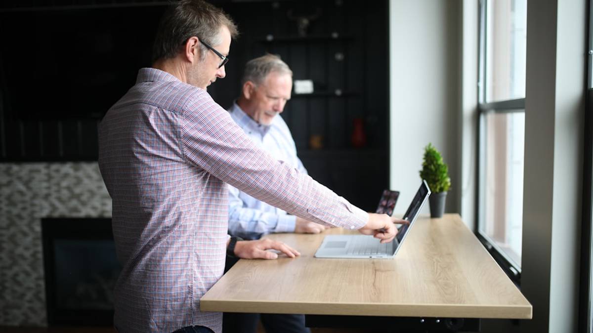 Best Intent Data Providers for B2B Sales Prospecting: A Comprehensive Platform Selection Guide