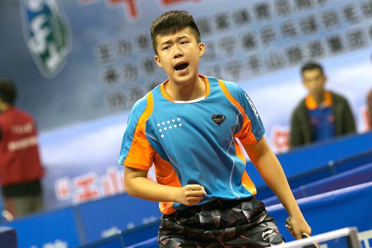 Wang Chuqin playing table tennis in 2016