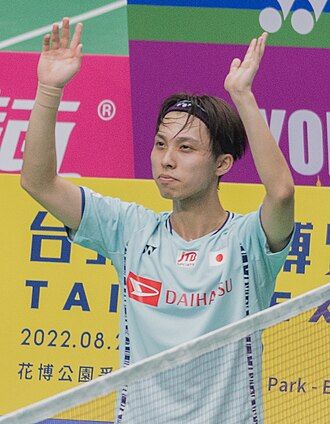 Kodai Naraoka waving to the crowd at the 2022 Taipei Open