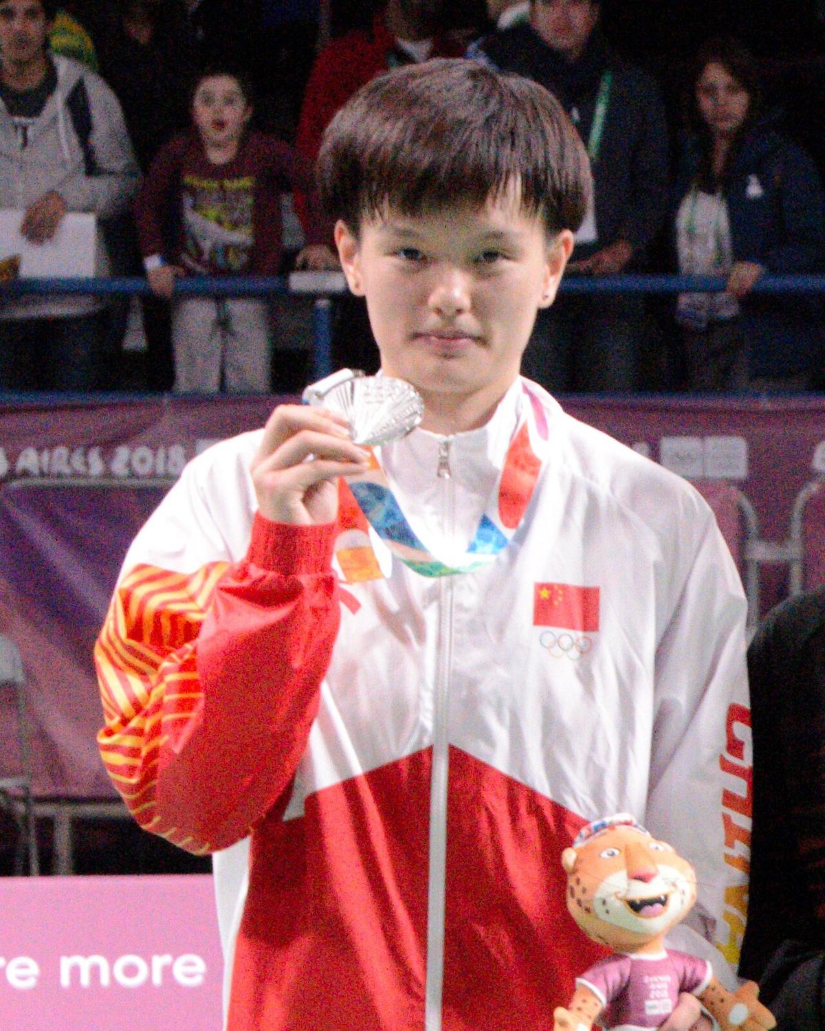 Wang Zhiyi with her silver medal at the 2018 Youth Olympic Games in Buenos Aires