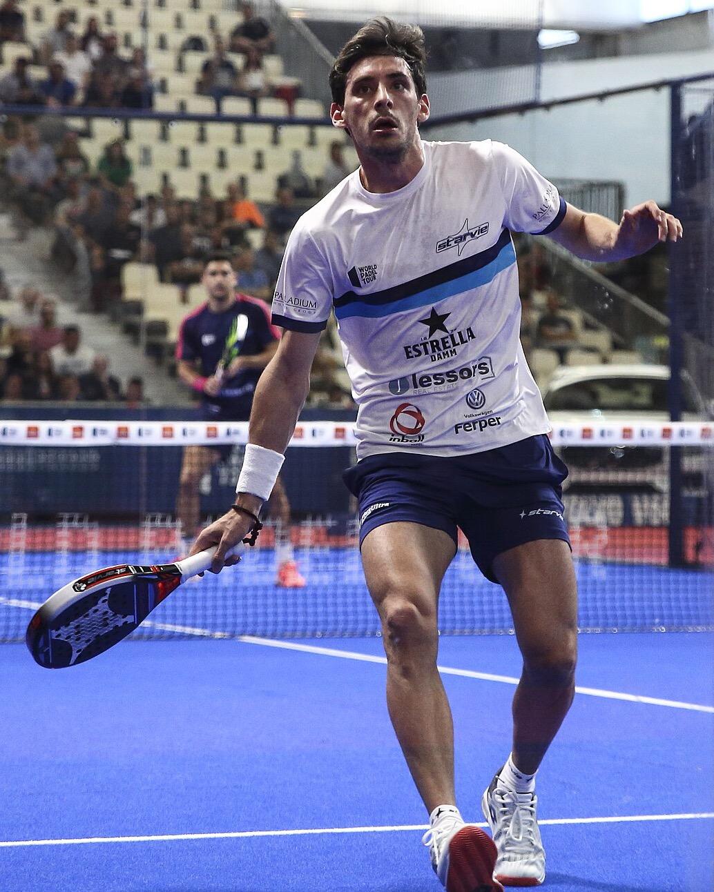 Franco Stupaczuk playing padel at the 2019 Vigo Open