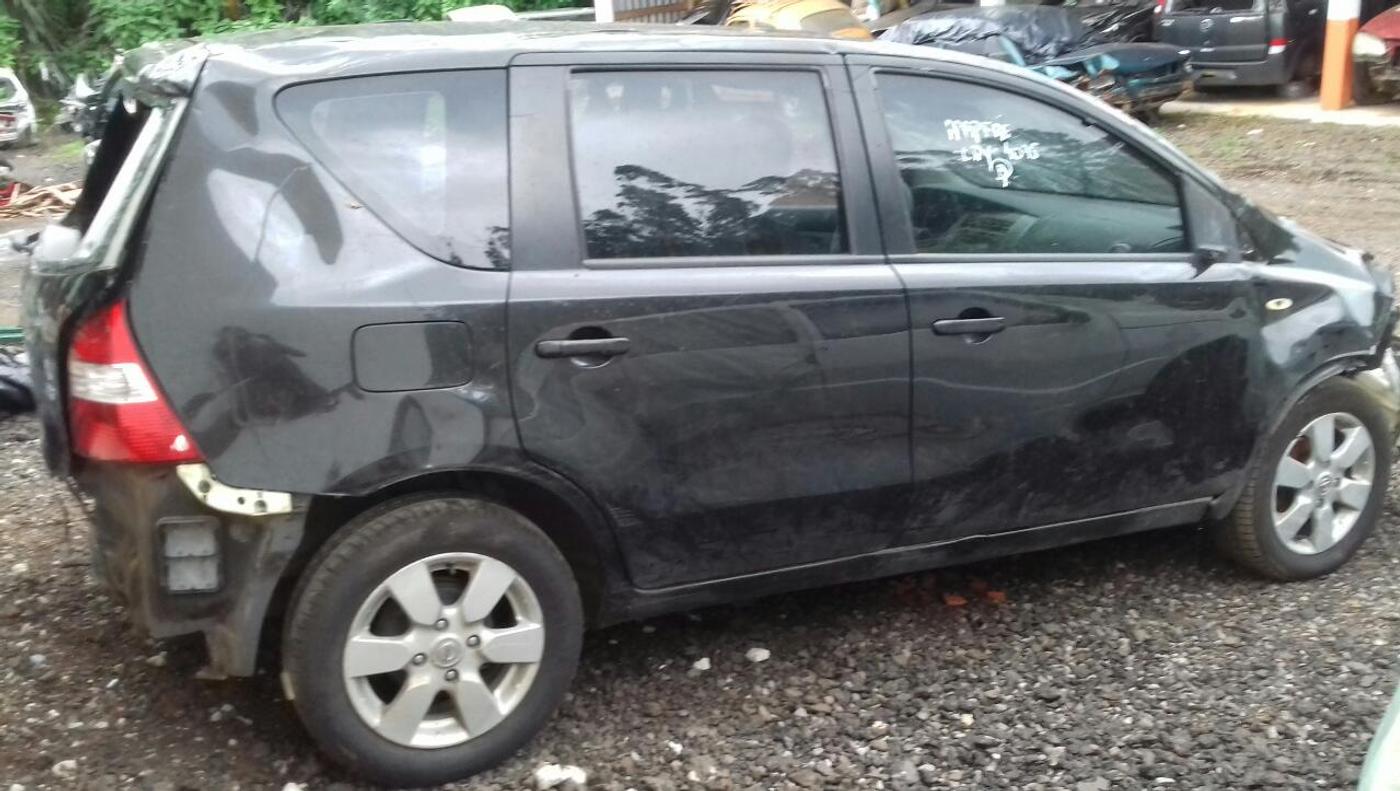 Nissan LIVINA 2011
