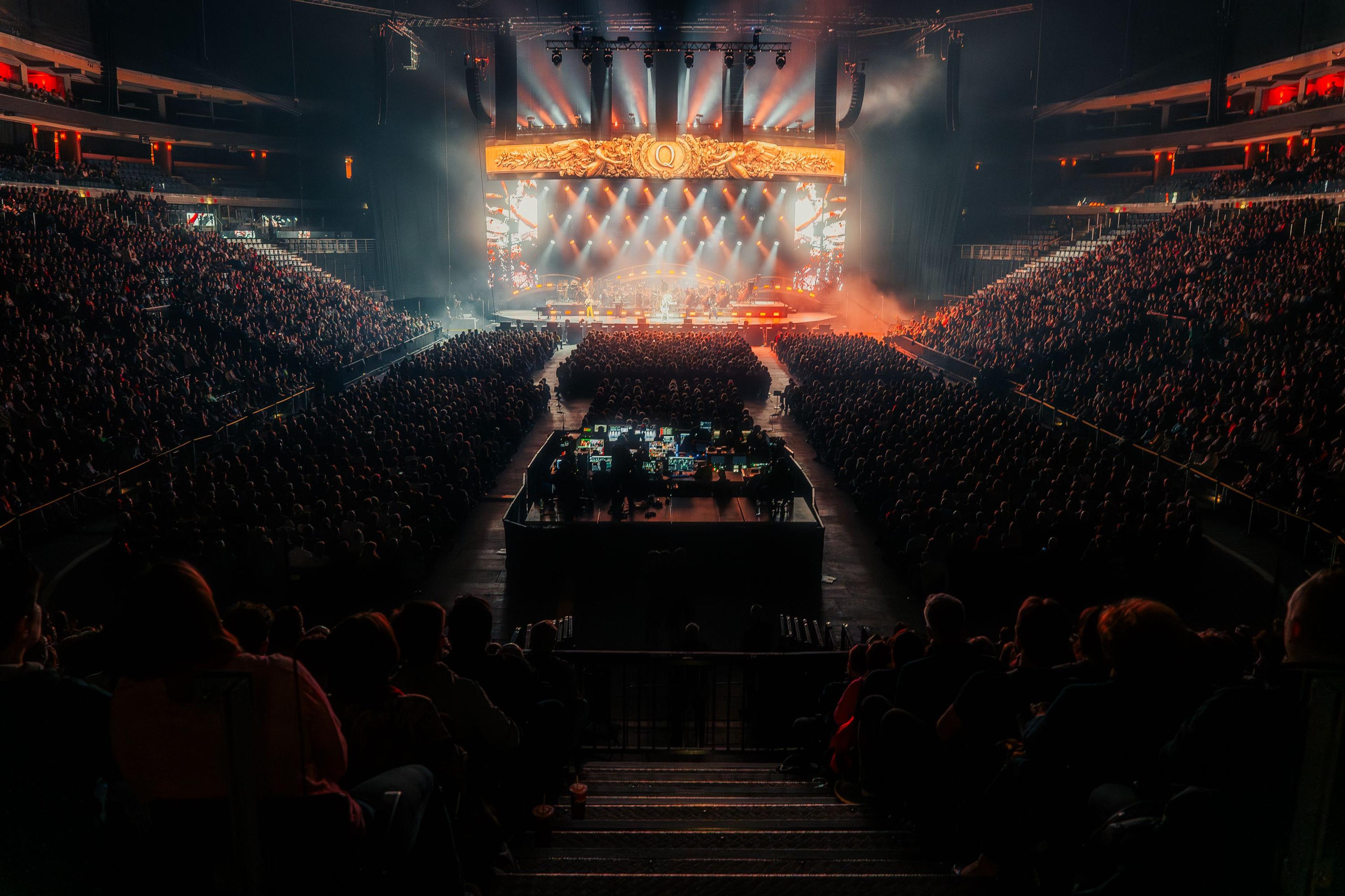 Queenie and Janáček Philharmonic Ostrava rocks Prague’s O₂ Arena with L-Acoustics L-ISA technology