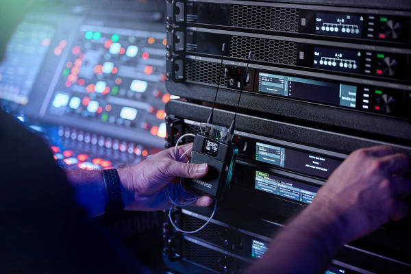 SHURE POWERS PERFORMANCES ON FOOTBALL’S BIGGEST STAGE