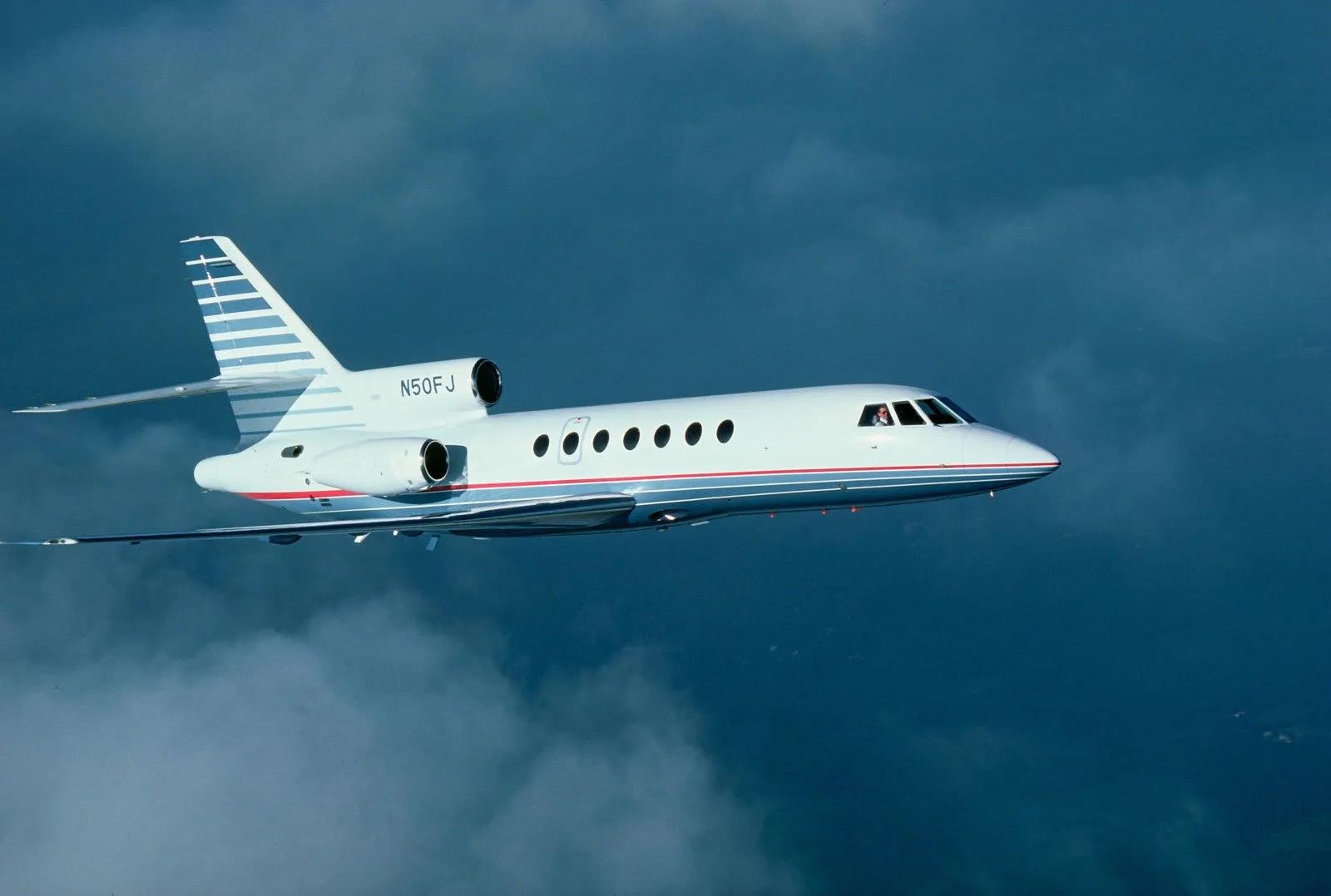 Falcon 50, official Dassault Aviation image.