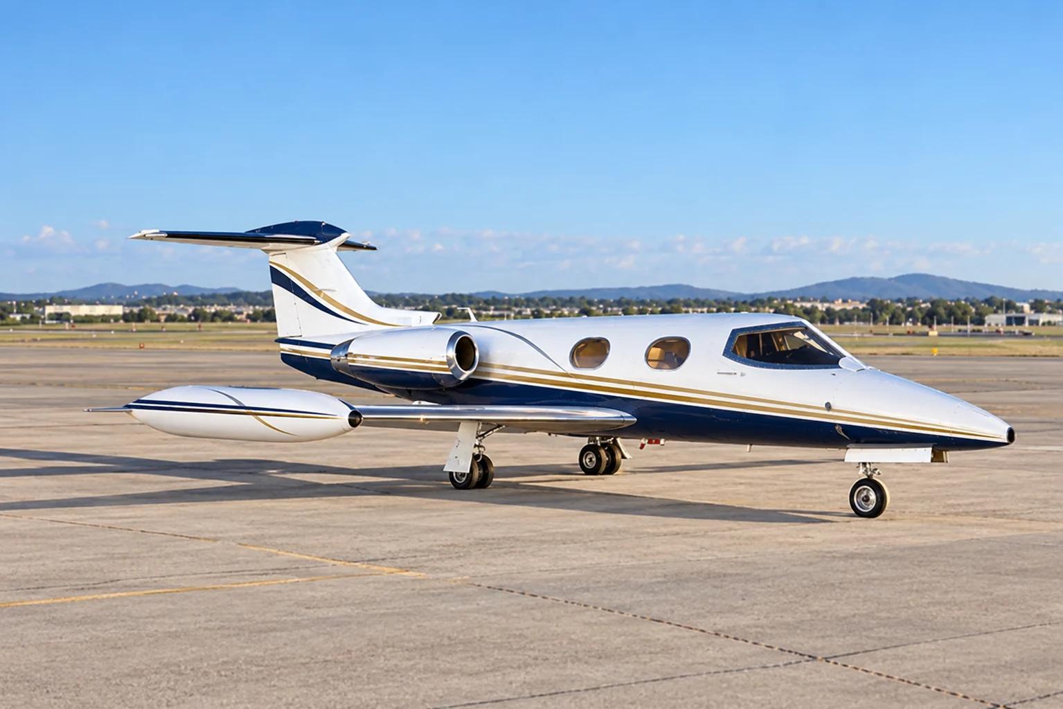 Learjet 24B aircraft illustration