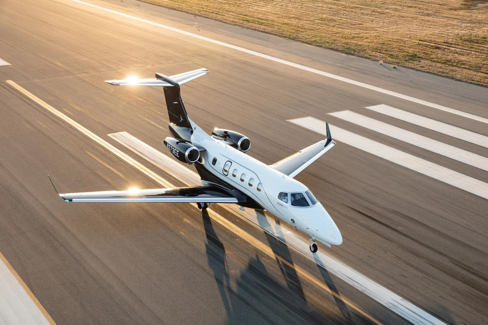 Phenom 300EV, official Embraer image.