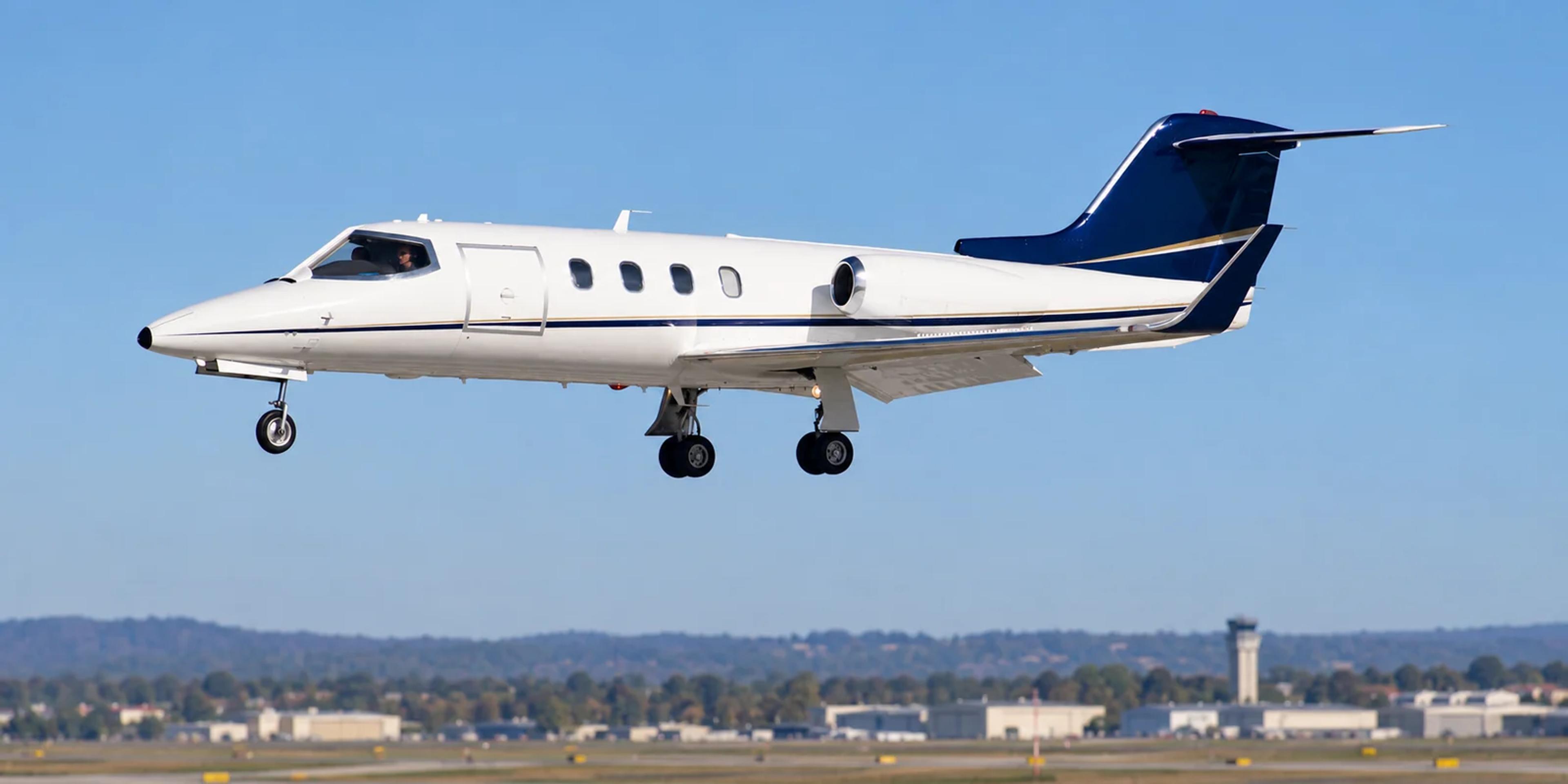 Learjet 28 aircraft illustration
