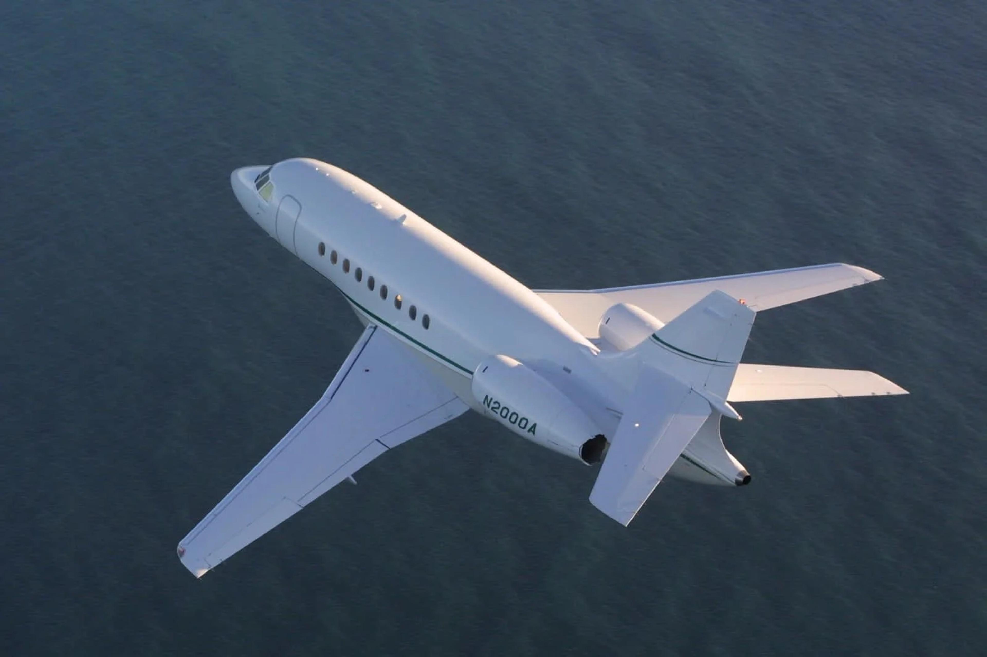 Falcon 2000, official Dassault Aviation image.