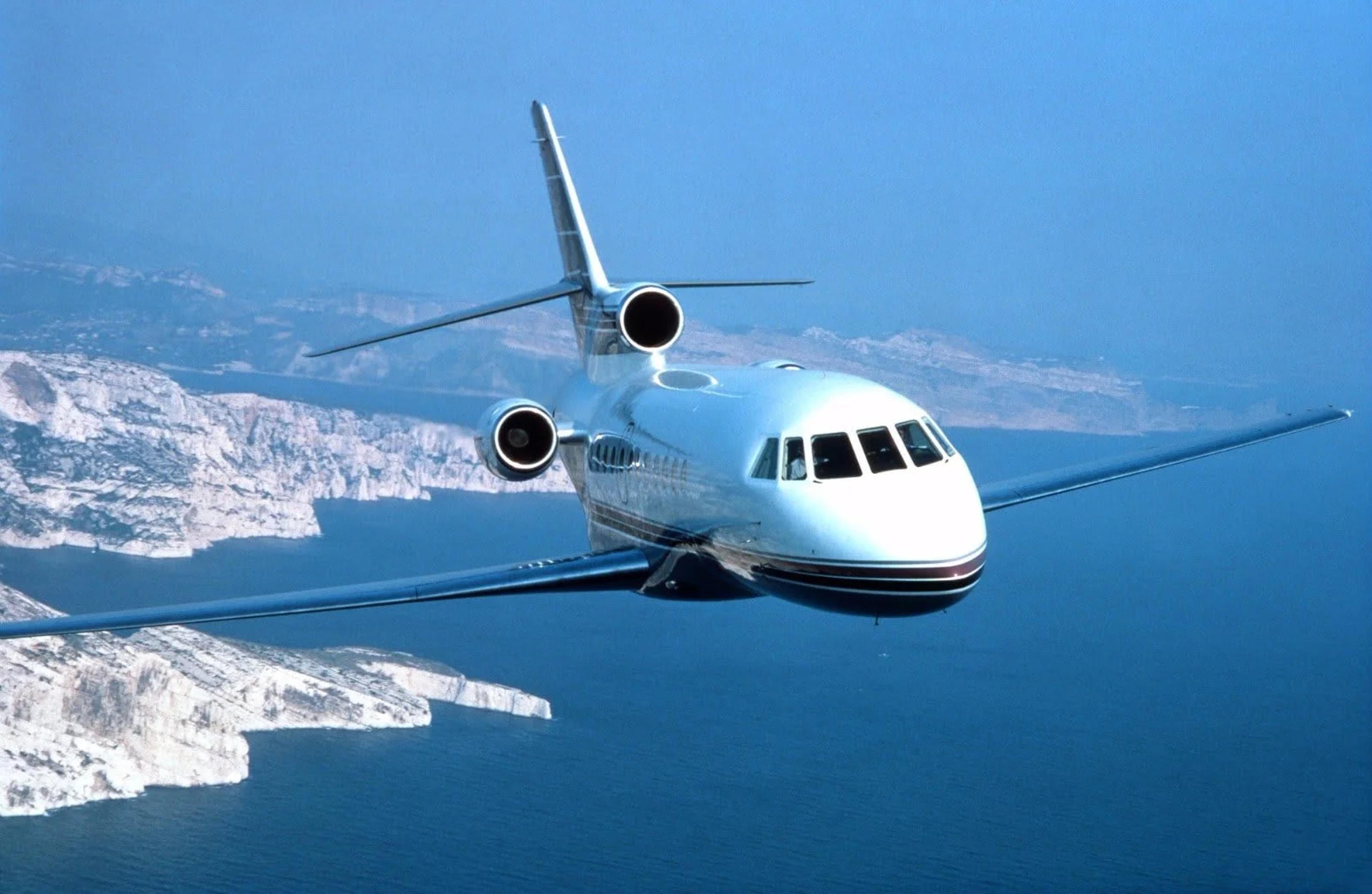 Falcon 900, official Dassault Aviation image.