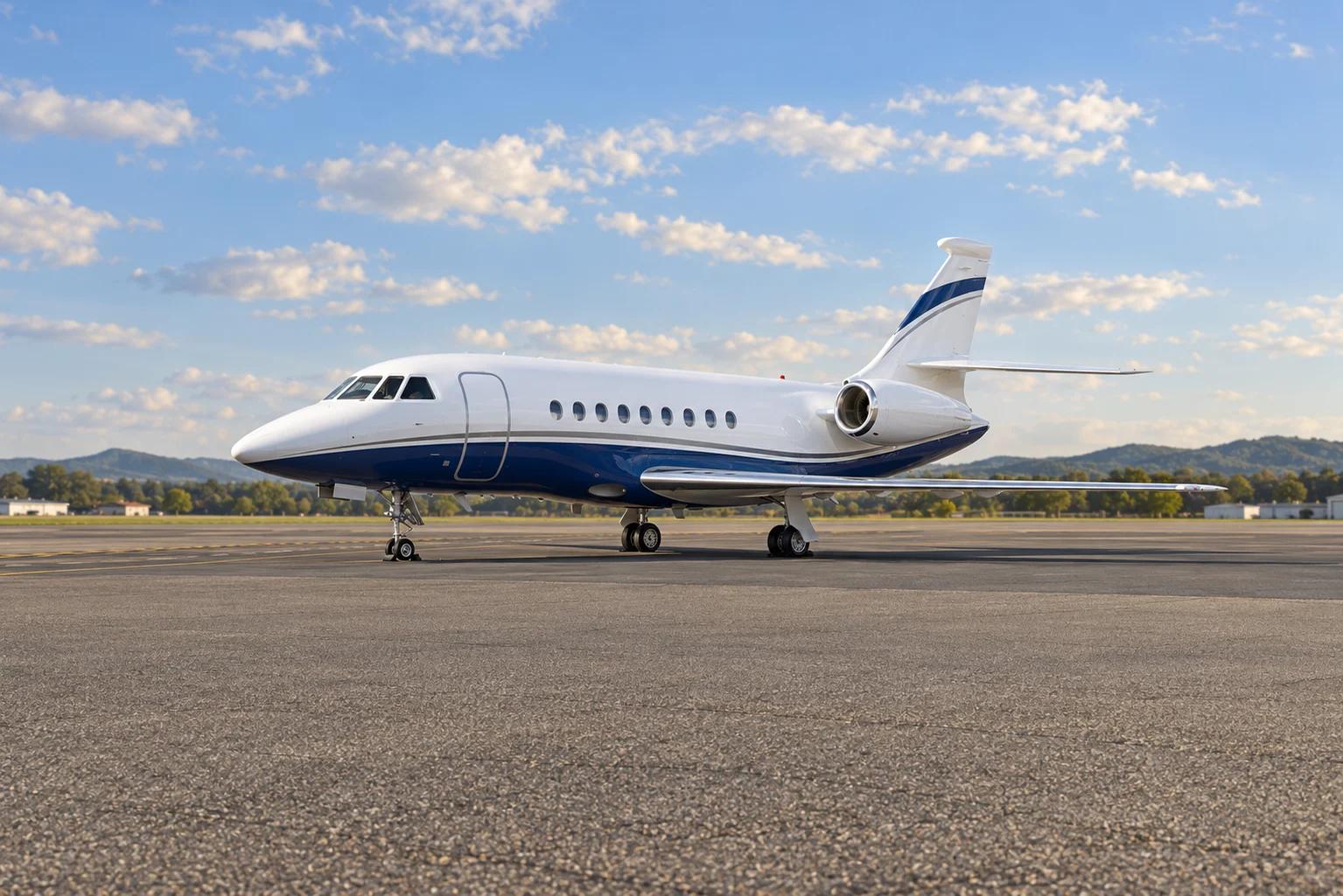 Falcon 2000EX EASy exterior illustrating the shared Falcon 2000DX airframe; the DX uses reduced fuel capacity. AI-edited livery and setting.