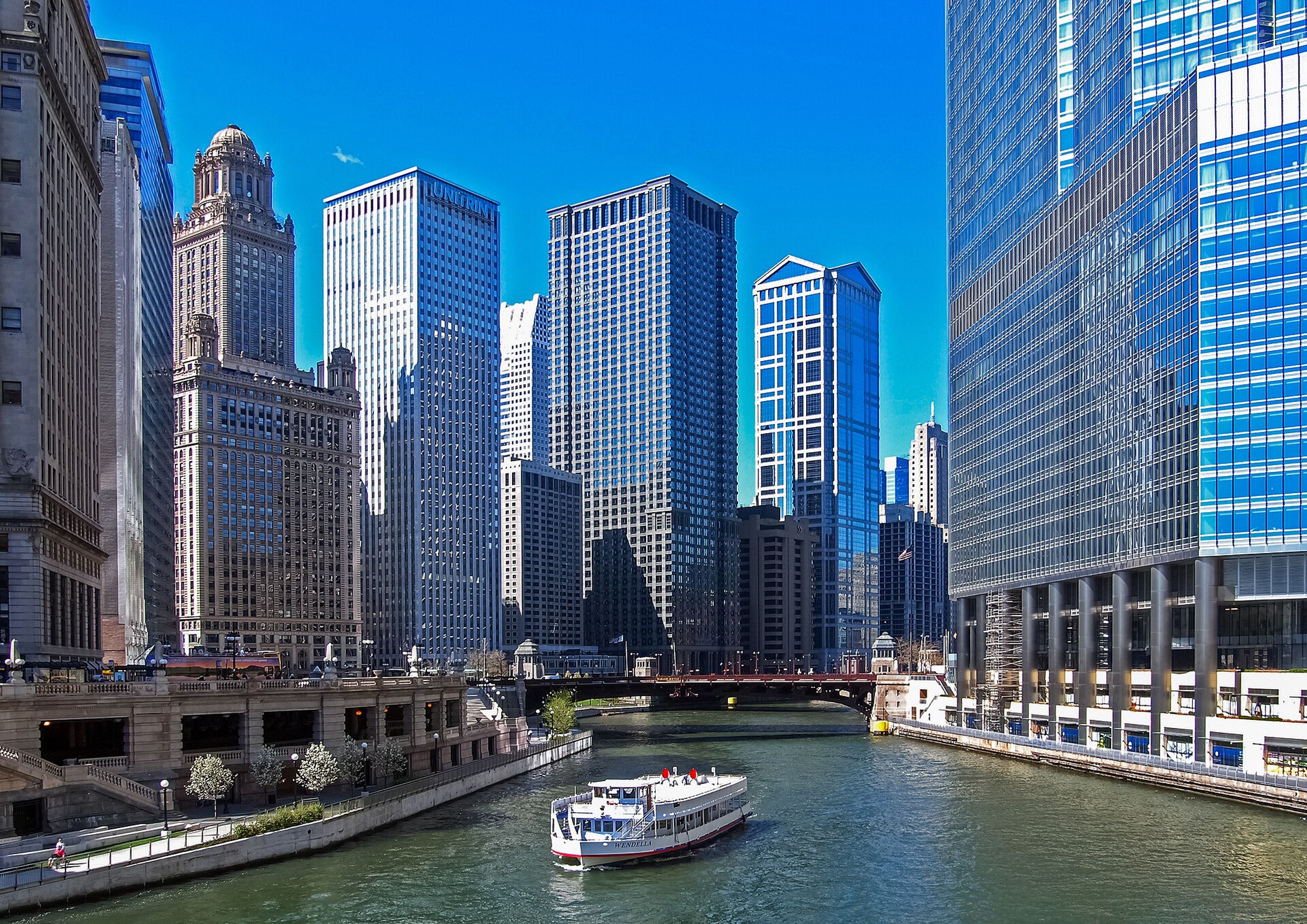 Architecture along the Chicago River.