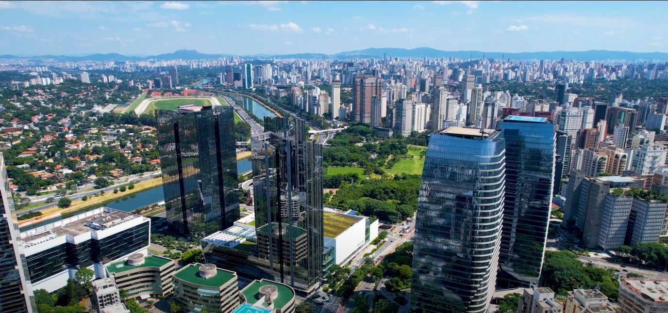São Paulo's urban skyline.