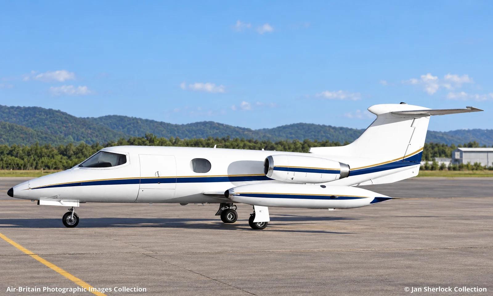 Learjet 24A aircraft illustration
