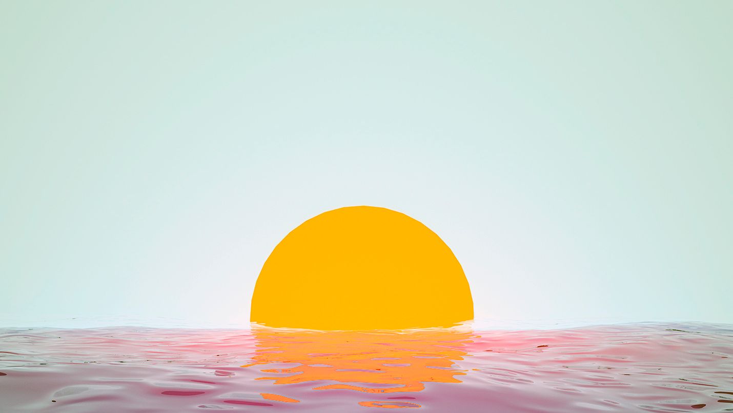Μια απεικόνιση ενός ζεστού κίτρινου ήλιου μπροστά από έναν απαλό γαλάζιο ουρανό σε έναν κόκκινο και μοβ λαμπερό ωκεανό.