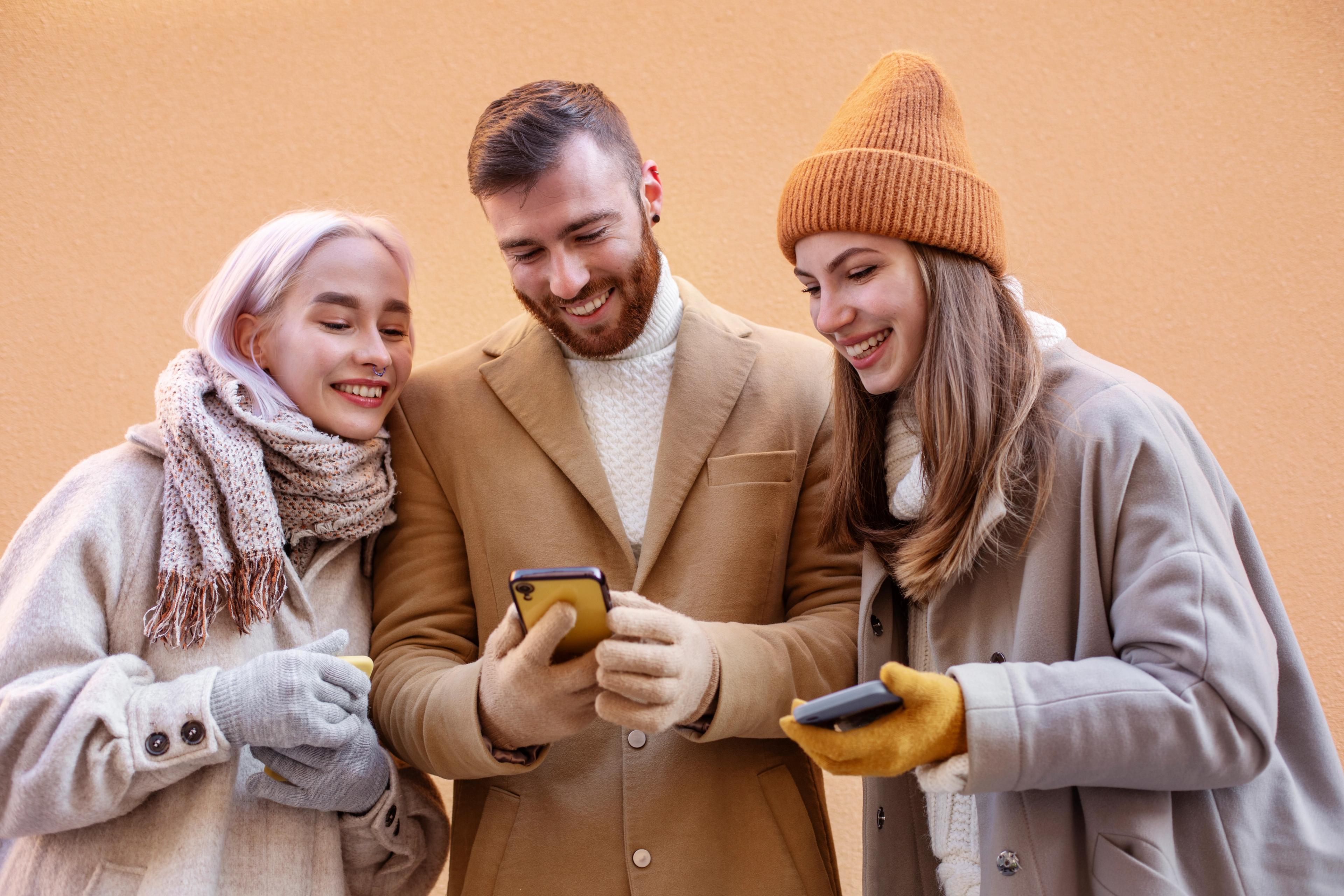 iPhone VS Samsung: Sammenligning av pris, kamera og funksjoner (2026)