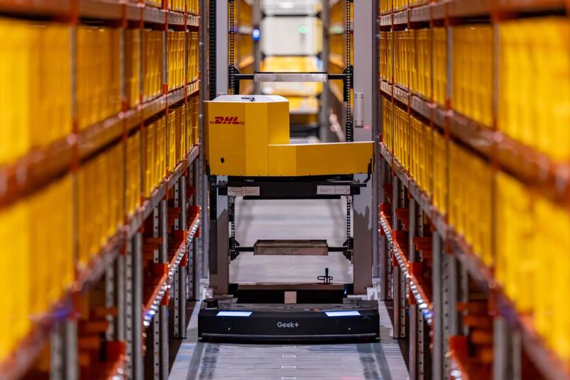 RoboShuttle goods-to-person warehouse automation