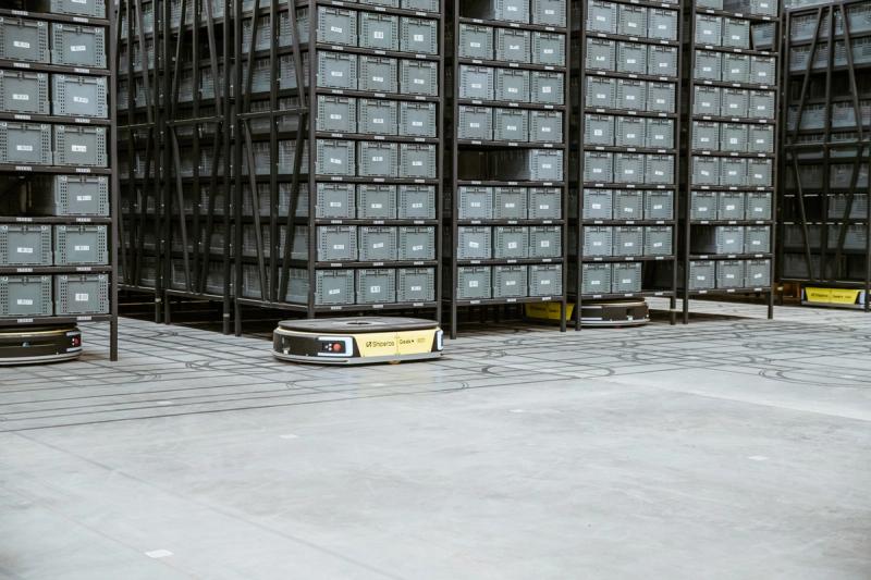 goods to person warehouse automation