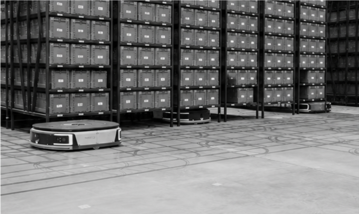 Goods-to-person warehouse automation system with robotic storage