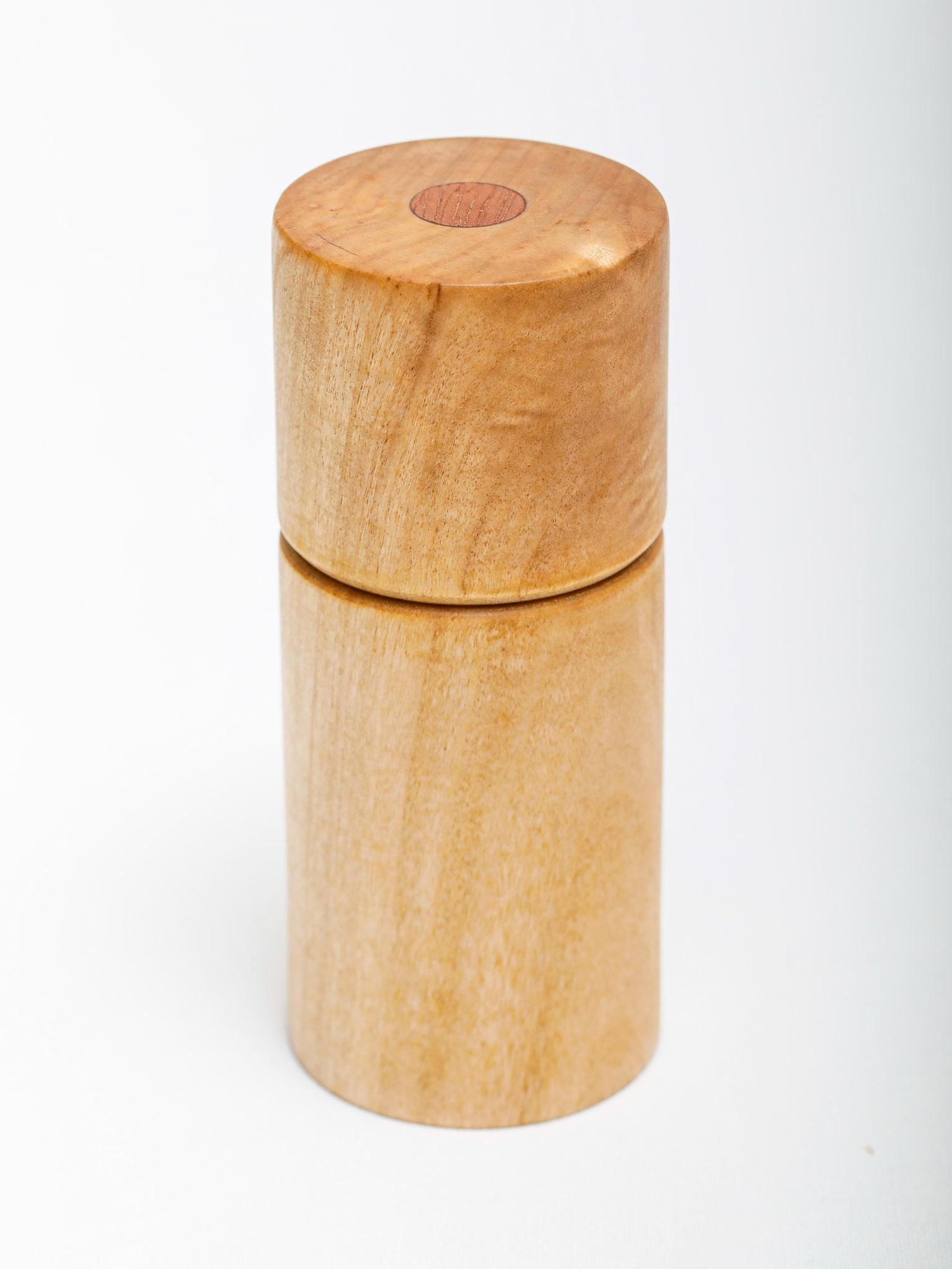 Handgedrechselte Pfeffer- und Salzmühle aus Pappelholz