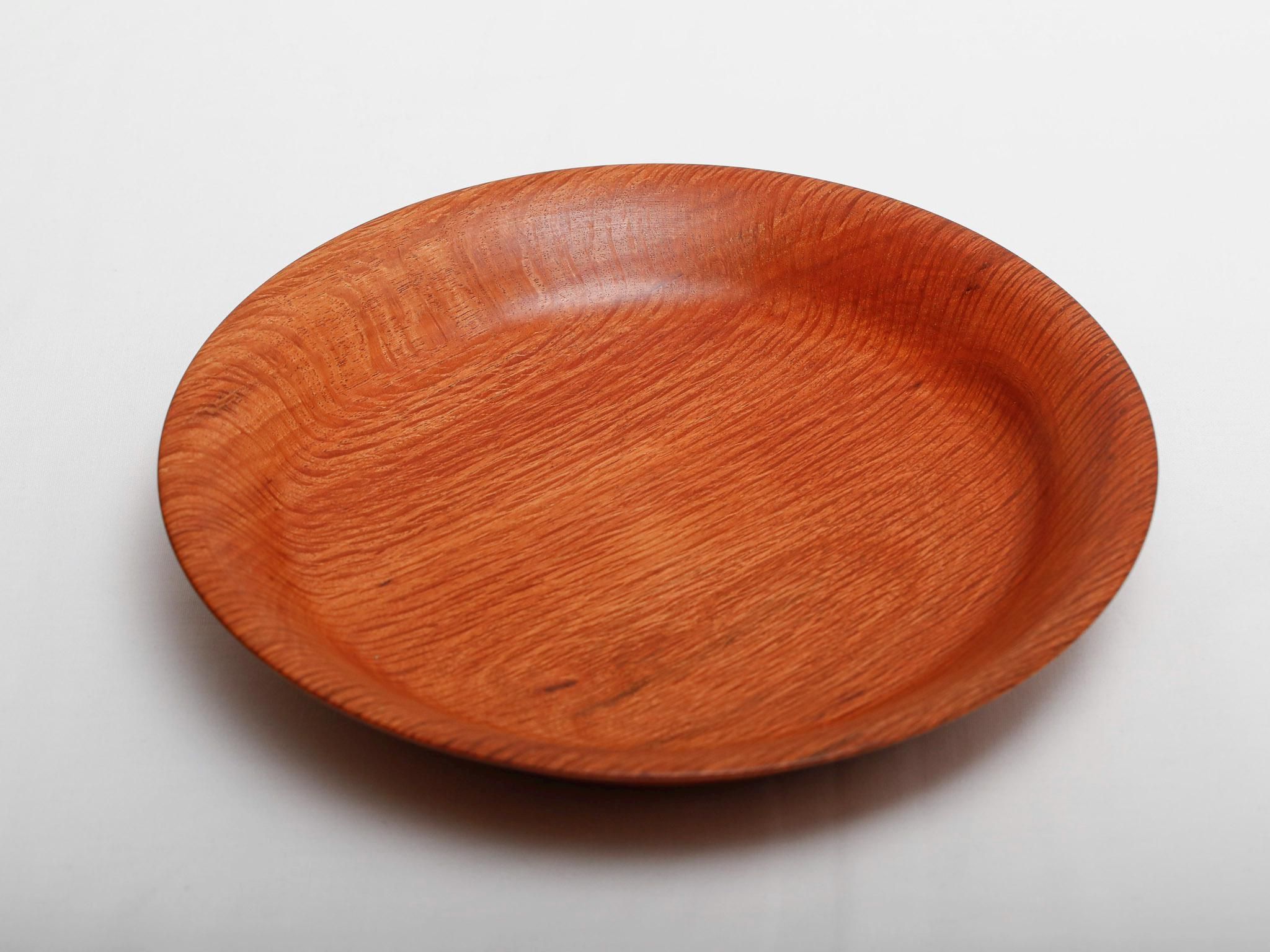 Gedrechselter Holzteller aus afrikanischem Padauk