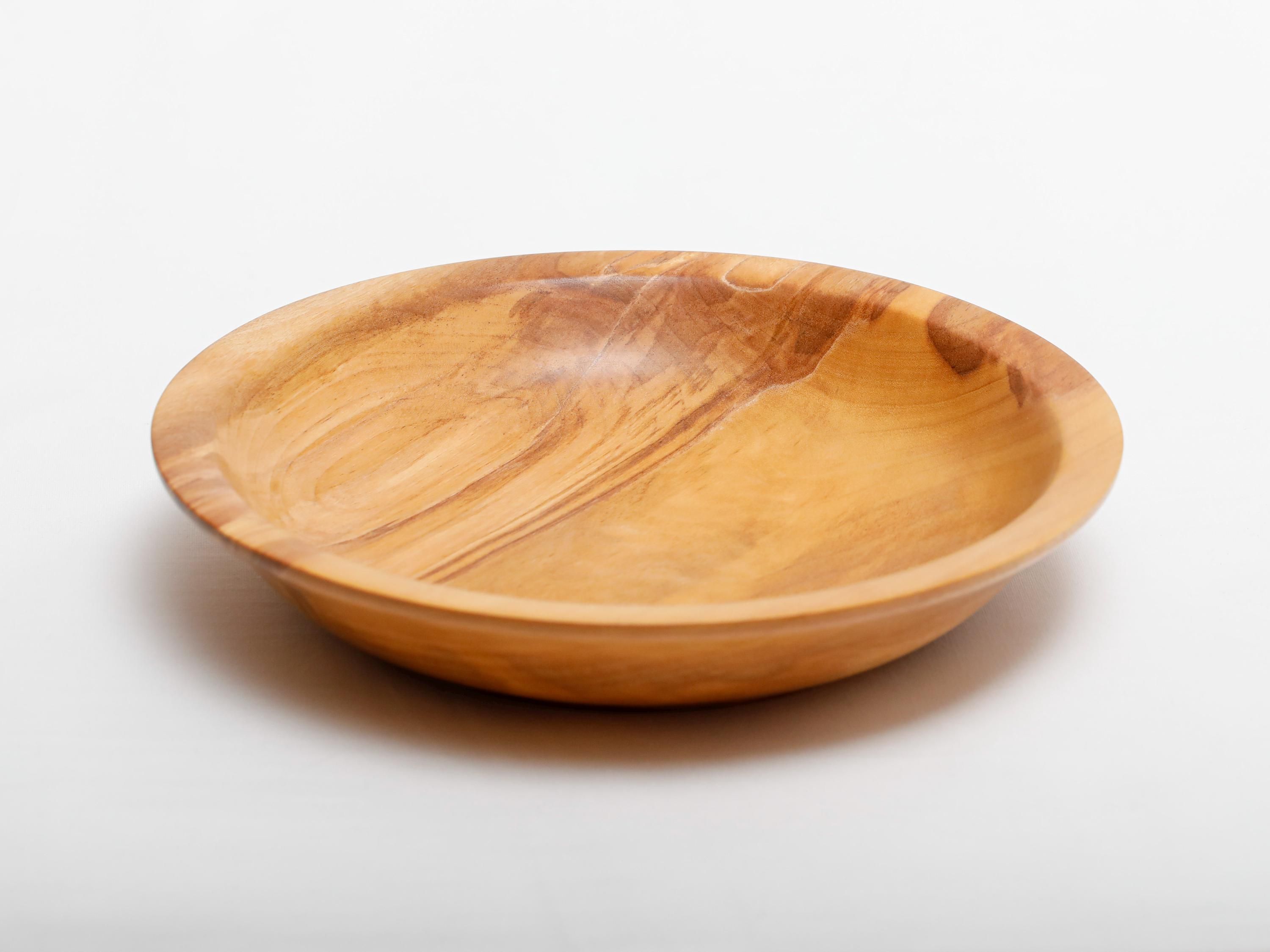 Gedrechselter Holzteller aus Apfelholz