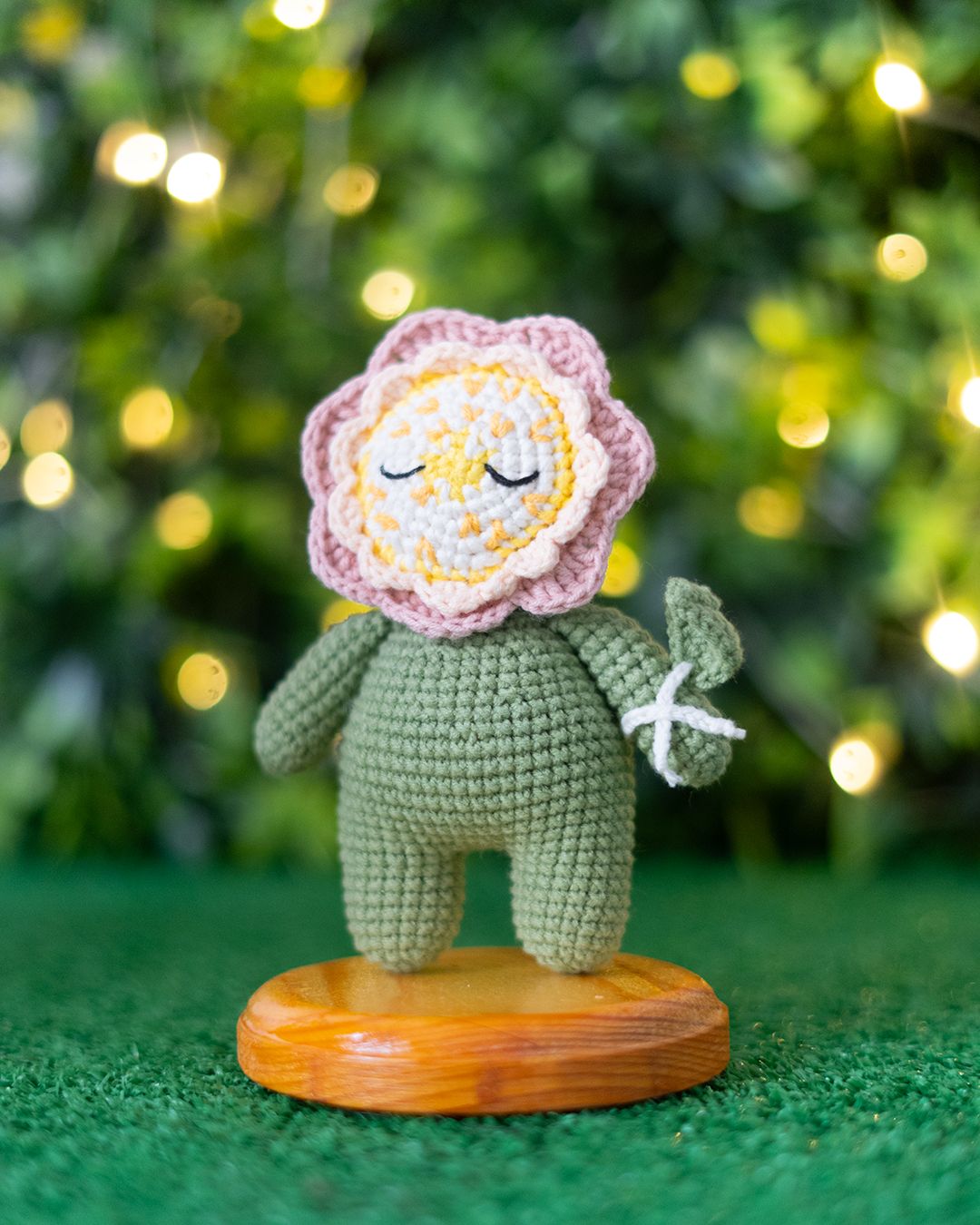 Flower Doll - Sleeping Flower crochet pattern - Amigrumi Doll PDF