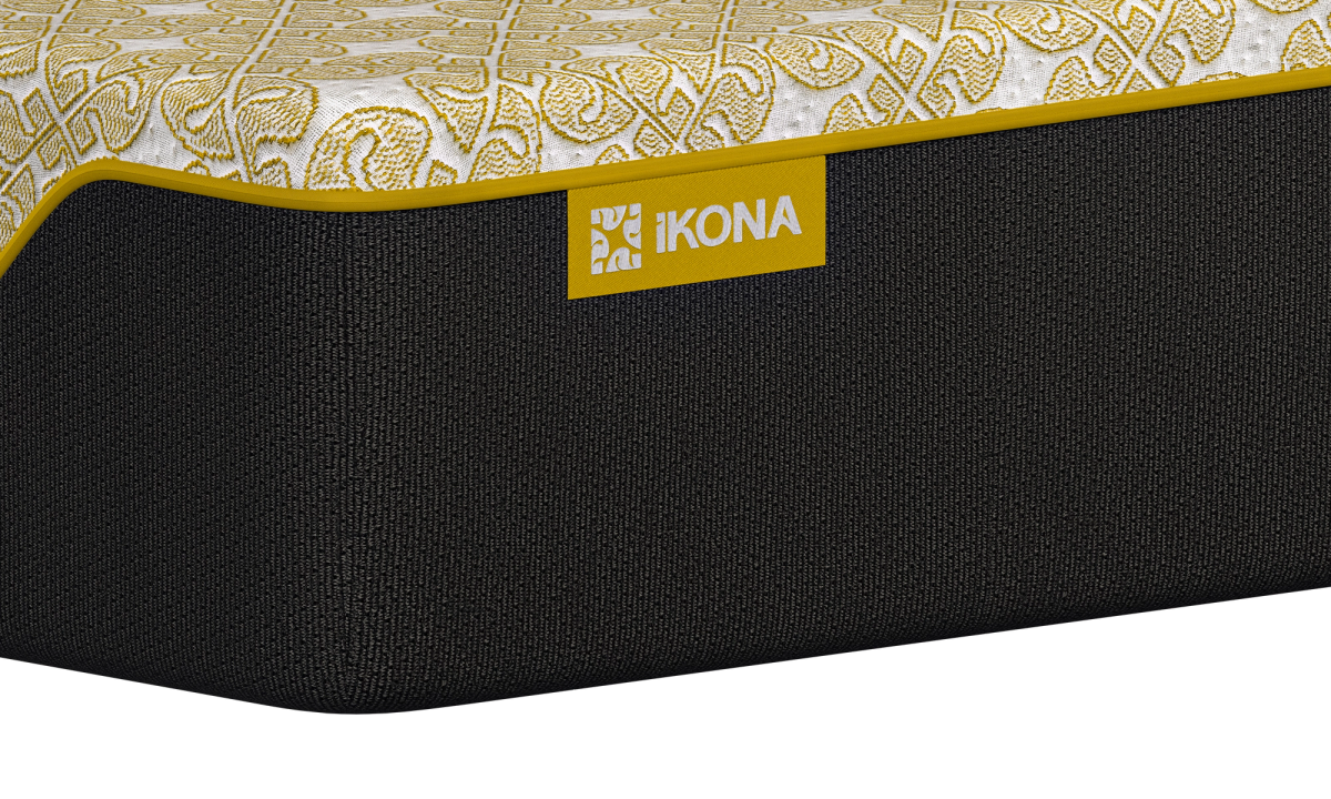 Ikona Solara 12 Plush mattress close up view of corner