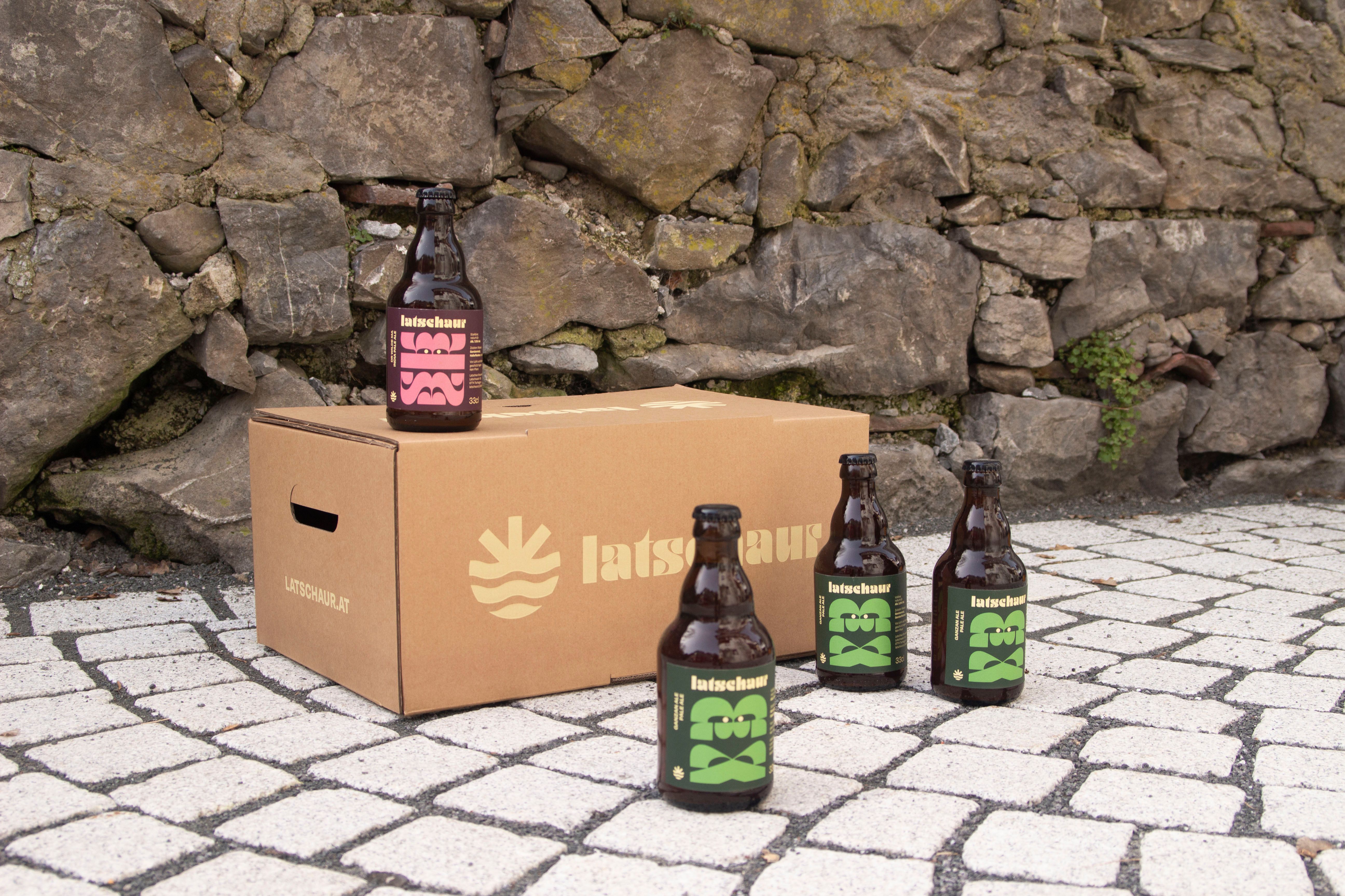 Kartonverpackungung von Latschaur mit den Bierflaschen