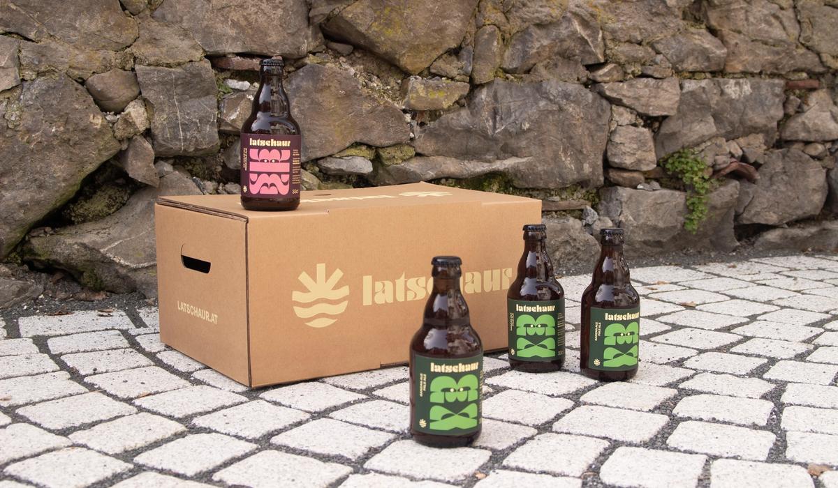 Kartonverpackungung von Latschaur mit den Bierflaschen