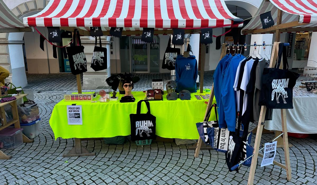 Der Stand ist aufgebaut. Rufus ist bereit!