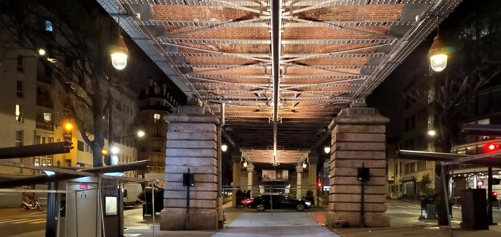 The Tube — Fil d’Ariane lumineux