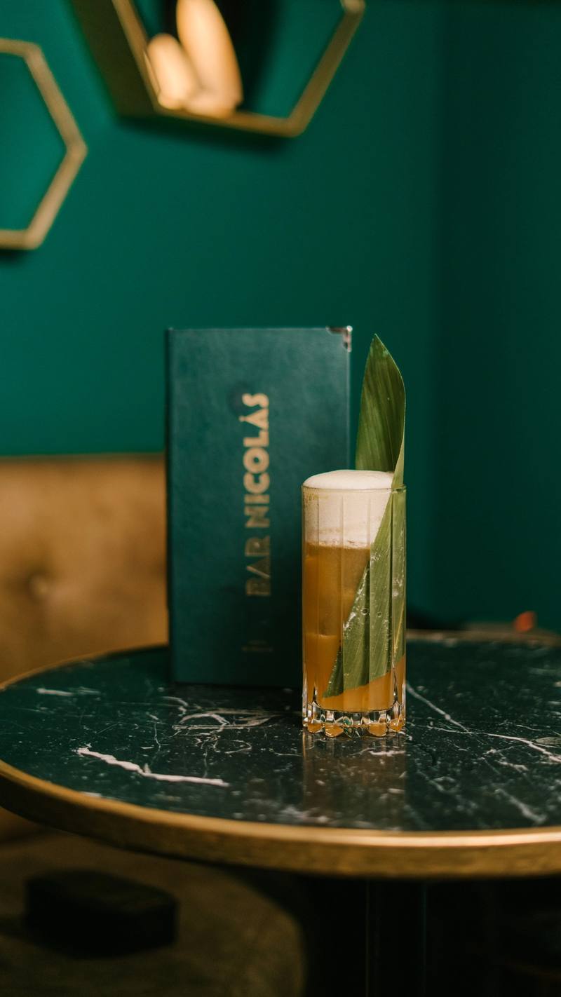 Experiencia de coctelería en Bar Nicolás Plaça del Mercat