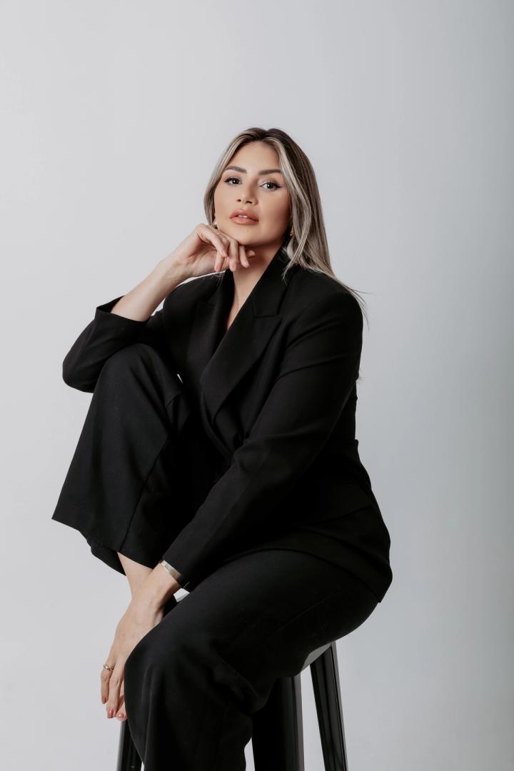 Carolina Hermogenes — press headshot