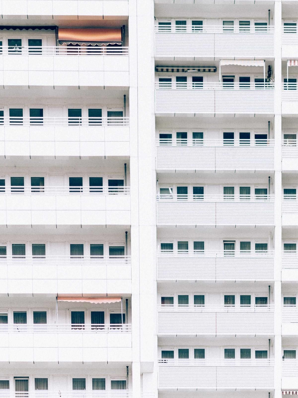 Portraits photograph — Window seat