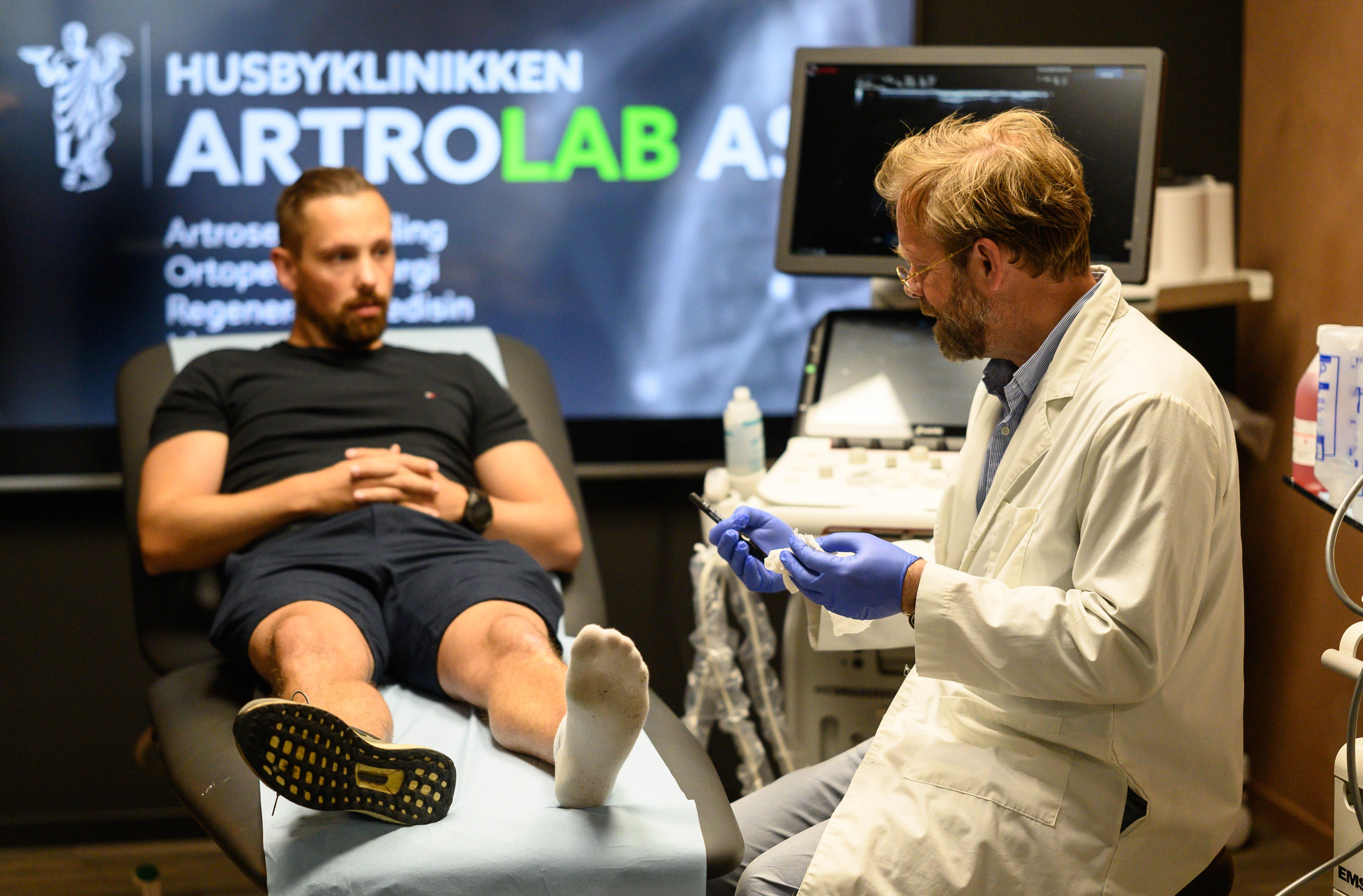 Pål-Jeroen Husby i ultralydveiledet konsultasjon