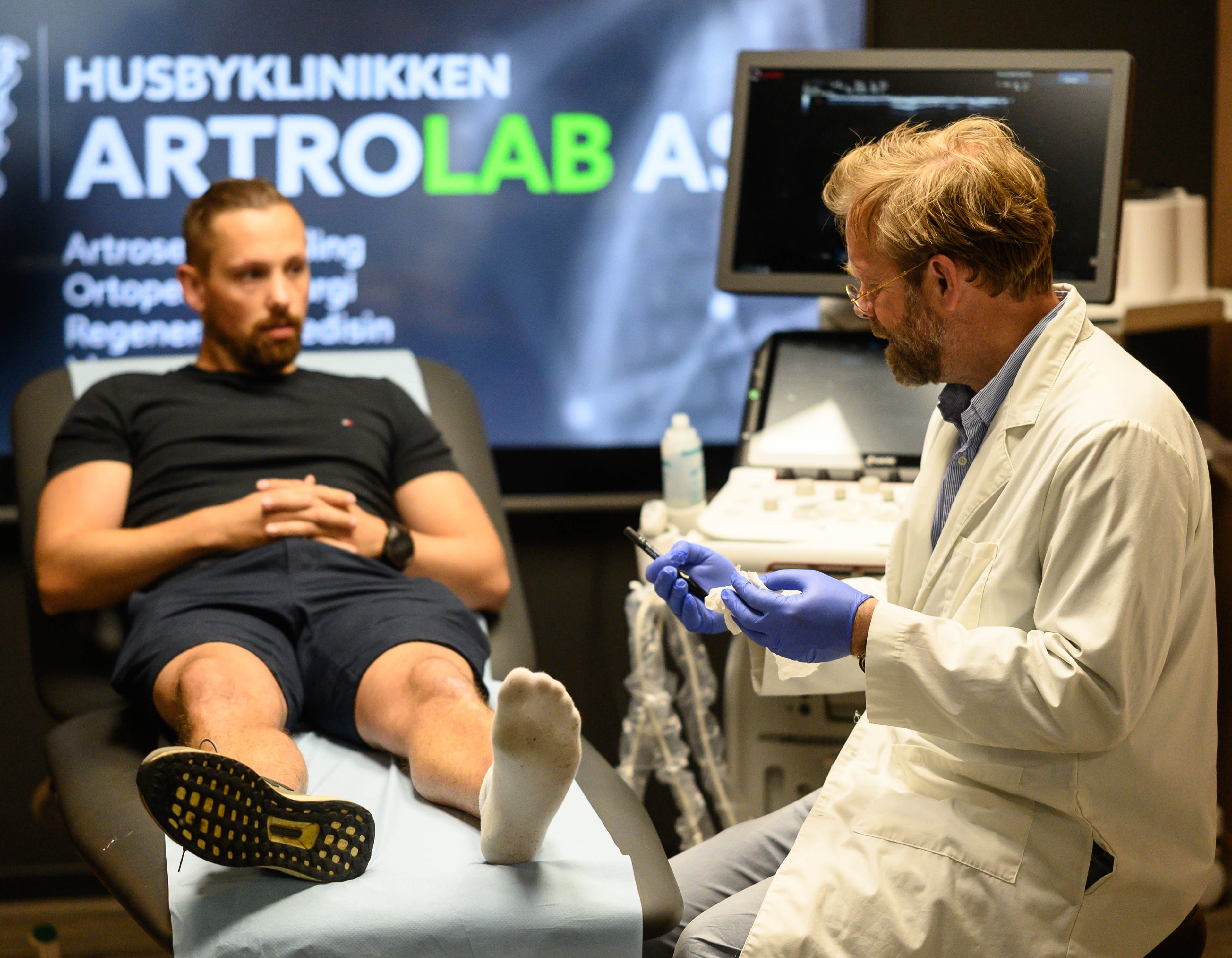 Pål-Jeroen Husby i ultralydveiledet konsultasjon