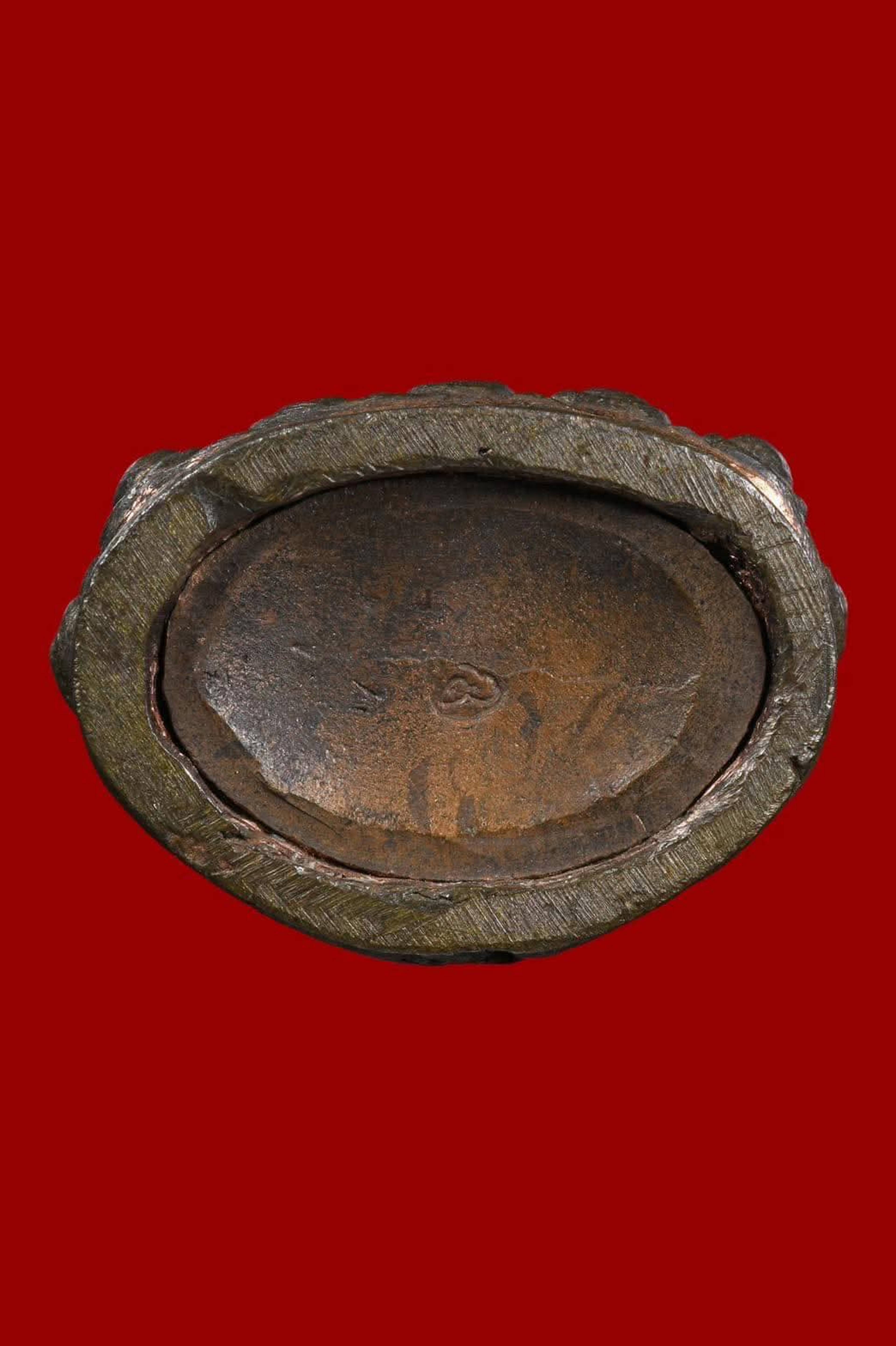 Phra Kring Solos Luang Pu Tim – Wat Lahan Rai, Rayong (Năm 2533, Số 405, Đúc thủ công từ đất sét Thái truyền thống) — 3